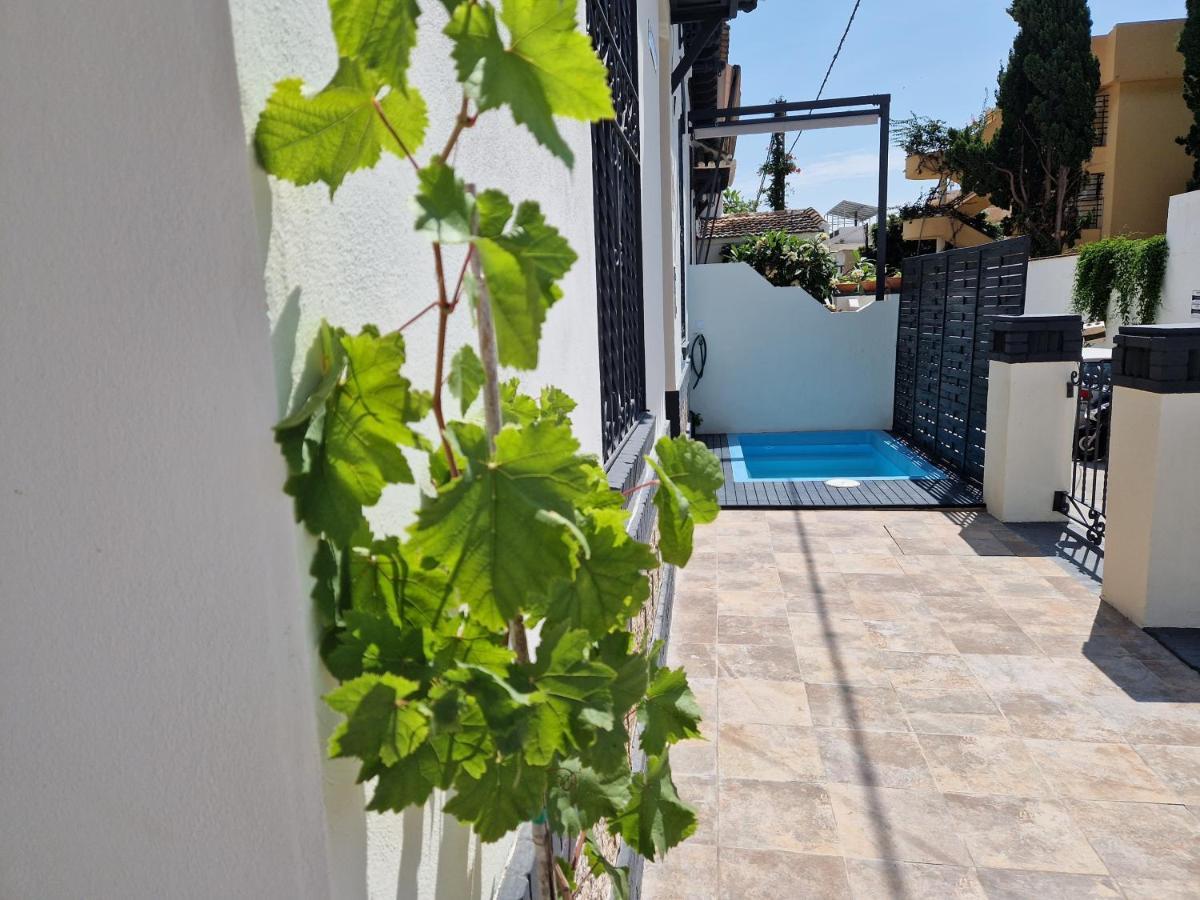 Villa Del Parque Flats Balneario De Pina Málaga Exterior foto